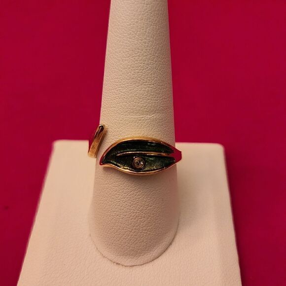 Avon Vintage Signed Gold Plated Green Leaf Rhinestone Ring, Adjustable Size - Picture 1 of 3